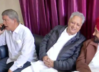 पंजाब के सीएम चन्नी और सिद्धू हरीश रावत से मिलने पहुंचे
