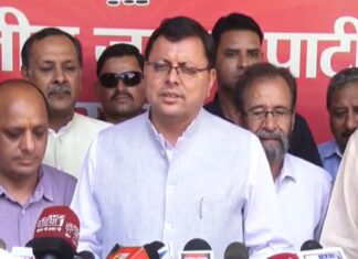 मुख्यमंत्री पुष्कर सिंह धामी, भाजपा प्रदेश अध्यक्ष मदन कौशिक समेत सभी कैबिनेट मंत्री और विधायकों की मौजूदगी में प्रदेश भाजपा कार्यालय में मॉक ड्रिल किया गया। इस दौरान राष्ट्रपति पद के लिए एनडीए की प्रत्याशी द्रोपदी मुर्मू को समर्थन देने के लिए बसपा के दो और दो निर्दलीय प्रत्याशी भी मॉक ड्रिल में शामिल हुए।