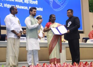 राष्ट्रपति श्रीमती द्रोपदी मुर्मू द्वारा उत्तराखण्ड को 68वें राष्ट्रीय फिल्म पुरस्कार के अन्तर्गत Most Film Friendly State (Special Mention) पुरस्कार प्रदान किया गया। राज्य सरकार की ओर से यह पुरस्कार महानिदेशक, सूचना एवं मुख्य कार्यकारी अधिकारी उत्तराखण्ड फिल्म विकास परिषद बंशीधर तिवारी द्वारा प्राप्त किया गया