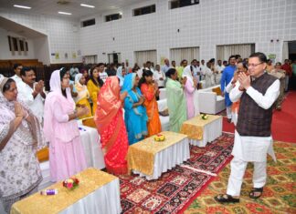 हरिद्वार पंचायत चुनाव के विजयी प्रत्याशियों ने मुख्यमंत्री से की भें मुख्यमंत्री ने स्वागत कर सभी को दी शुभकामनायें