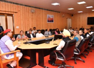 राज्य सरकार केदारनाथ व बदरीनाथ धाम की तर्ज पर ही राज्य के अन्य पौराणिक मंदिरों व तीर्थ क्षेत्रों के विकास के लिये काम करेगी।