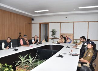 उत्तराखण्ड में असंगठित क्षेत्र के 96 प्रतिशत श्रमिक, कामगार व नौकरीपेशा लोग ई-श्रम के तहत रजिस्टर्ड हो चुके है। ई श्रम में कामगारों के पंजीकरण के मामले में राज्य देश में तीसरे स्थान पर है।