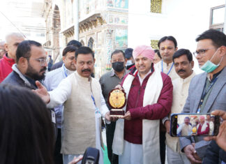 श्री महाकाल सेवा समिति (रजि.) व श्री महंत इंदिरेश अस्पताल ब्लड बैंक के सहयोग से श्री दरबार साहिब परिसर में 12वा स्वैच्छिक रक्तदान शिविर का आयोजन किया गया.
