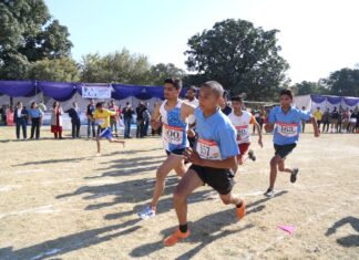 श्री गुरु राम राय विश्वविद्यालय की वार्षिक खेलकूद प्रतियोगिता खेलोत्सव-2022 का बुधवार को भव्य आगाज हुआ.