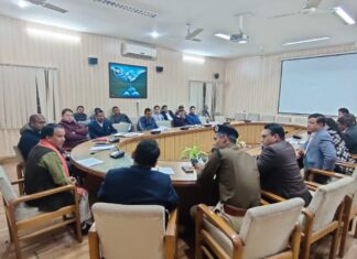 उत्तराखंड को ड्रग्स फ्री स्टेट बनाने के उद्देश्य से प्रदेशभर में शीघ्र ही ‘ड्रग्स फ्री देवभूमि/2025 अभियान’ चलाया जायेगा। इस अभियान के तहत प्रत्येक माह शिक्षण संस्थानों, सार्वजनिक स्थानों, अनाथालयों, जिला कारागारों एवं सरकारी कार्यालयों में जन जागरूकता कार्यक्रमों का आयोजन किया जायेगा।