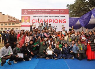 एसजीआरआर विश्वविद्यालय खेलोत्सव-2022 में स्कूल ऑफ मैनेजमेंट ओवरऑल चैम्पियन.. कुलाधिपति श्रीमहंत देवेन्द्र दास जी महाराज ने सभी विजेताओं, छात्र-छात्राओं व सफल आयोजन खेलोत्सव के लिए आयोजको को बधाई व शुभकामनाएं दीं।