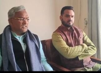 विपक्ष बोलता है : त्रिवेंद्र रावत की अंतरात्मा आज अचानक कैसे जाग गई या फिर इस बयान का मतलब किसी पर अप्रत्यक्ष चोट करना है?? गैरसैण लाठीचार्ज पर क्यों खामोश थे त्रिवेंद्र