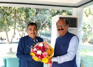 कैबिनेट मंत्री सुबोध उनियाल ने केंद्रीय सड़क परिवहन एवं राजमार्ग मंत्री नितिन गड़करी से टिहरी जिले में दो दूरगामी सड़कों के निर्माण की सिफारिश की है। जिस पर केंद्रीय मंत्री ने प्रस्ताव तैयार कर शीघ्र ही भेजने के लिए कहा। पढ़िए पूरी खबर