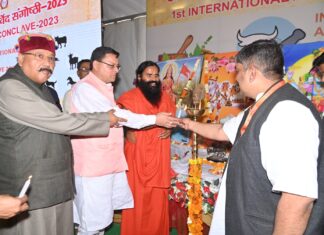मुख्यमंत्री पुष्कर सिंह धामी ने रविवार को उत्तराखण्ड आयुर्वेद विश्वविद्यालय ऋषिकुल के सभागार में आयोजित प्रथम अन्तर्राष्ट्रीय पशु चिकित्सा एवं आयुर्वेद संगोष्ठी में प्रतिभाग किया
