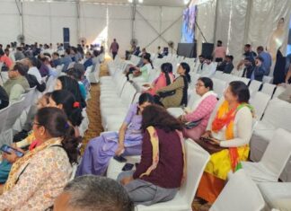 समय समय पर उत्तराखंड के अधिकारियो के अपने रसूख में रहने और बेलगामी के किस्से लाख सुनाई देते होंगे लेकिन कुछेएक ऐसे अधिकारी भी है जिनकी सरलता क़ो देखकर उम्मीद जगती है जी हाँ ऐसी ही एक अधिकारी है देहरादून की जिलाधिकारी सोनिका