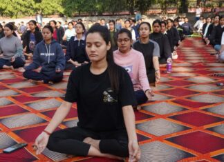 श्री गुरु राम राय विश्वविद्यालय में योग दिवस के उपलक्ष्य में सेमिनार का आयोजन 100 दिन 100 शहरों की योग श्रृंखला में श्री गुरु राम राय विश्वविद्यालय में कार्यक्रम आयोजित