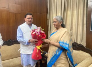 मुख्यमंत्री धामी ने केन्द्रीय वित्त मंत्री श्रीमती निर्मला सीतारमण से सौंग बांध पेयजल परियोजना हेतु 1774 करोड की धनराशि का वित्त पोषण भारत सरकार के पूंजीगत व्यय हेतु विशेष सहायता के अन्तर्गत कराने का अनुरोध किया।