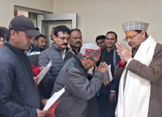 मुख्यमंत्री पुष्कर सिंह धामी मुनस्यारी पहुंचे, जनता और जवानों से किया आत्मीय संवाद,