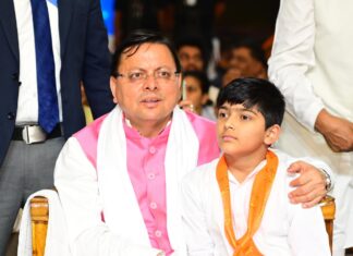 मुख्यमंत्री पुष्कर सिंह धामी ने हरिद्वार में हेली सेवाओं के लिए हेलीपोर्ट निर्माण की योजना तैयार की।