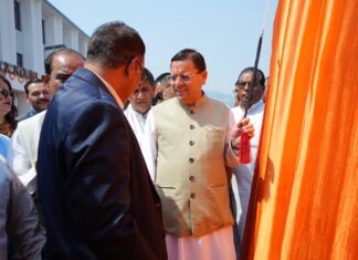 अल्मोड़ा के सोबन सिंह जीना विवि के नवीन प्रशासनिक भवन में आयोजित कार्यक्रम में मुख्यमंत्री धामी ने अल्मोड़ा को विभिन्न विकास योजनाओं की सौगात दी