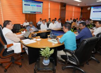 मुख्यमंत्री धामी ने 6940 करोड़ की 12 प्रमुख परियोजनाओं की समीक्षा