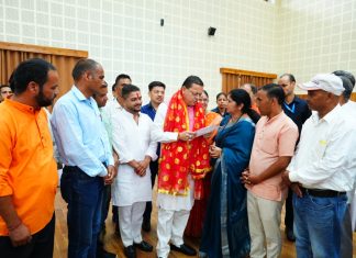 मुख्यमंत्री धामी ने मुख्यमंत्री कैंप कार्यालय में सुनीं जन समस्याएं