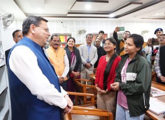 मुख्यमंत्री धामी ने ‘एक पुस्तक दान करें, ज्ञान का वृक्ष लगाएं’ अभियान की सराहना की